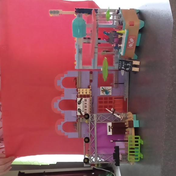 American Girl Mega Construx for girls 8+ - Picture 7 of 11